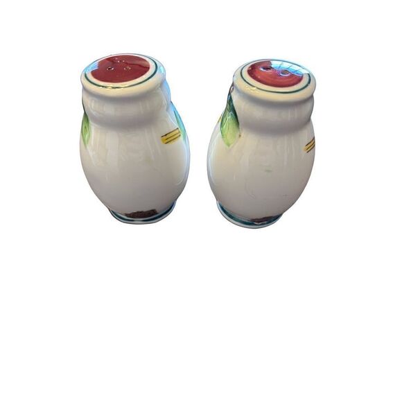 Vintage— UCAGCO Crab Apple salt & pepper shakers *w maker stickers* - Picture 3 of 9